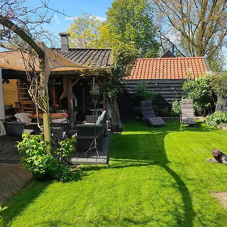 Holiday home 'de Hupsakeet' *